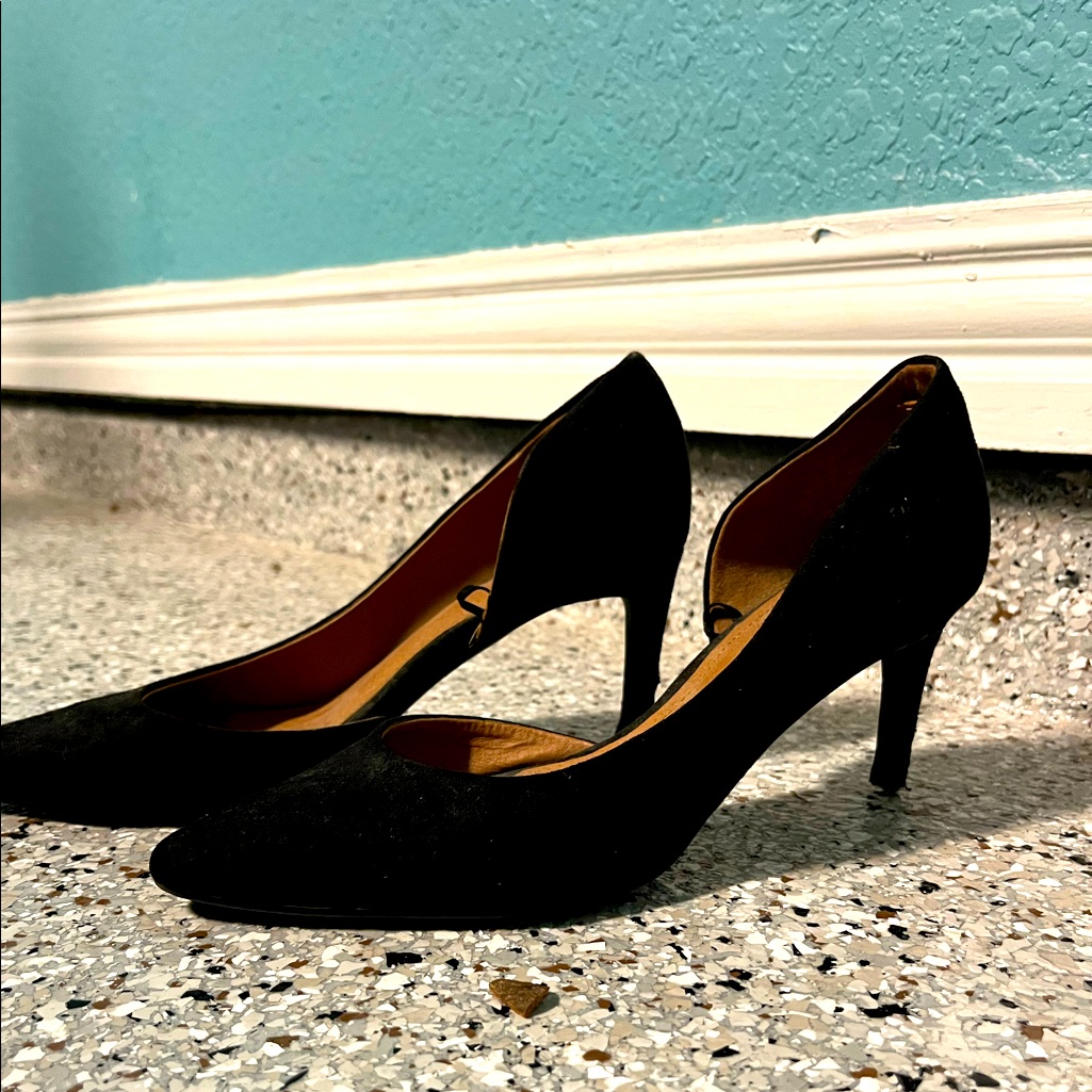 Black Velvet Pumps
